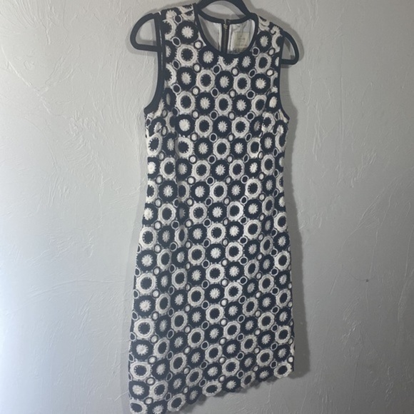 🖤‼️NWOT‼️ ”KATE SPADE” Guipure Floral Lace Shift Dress - Picture 2 of 7
